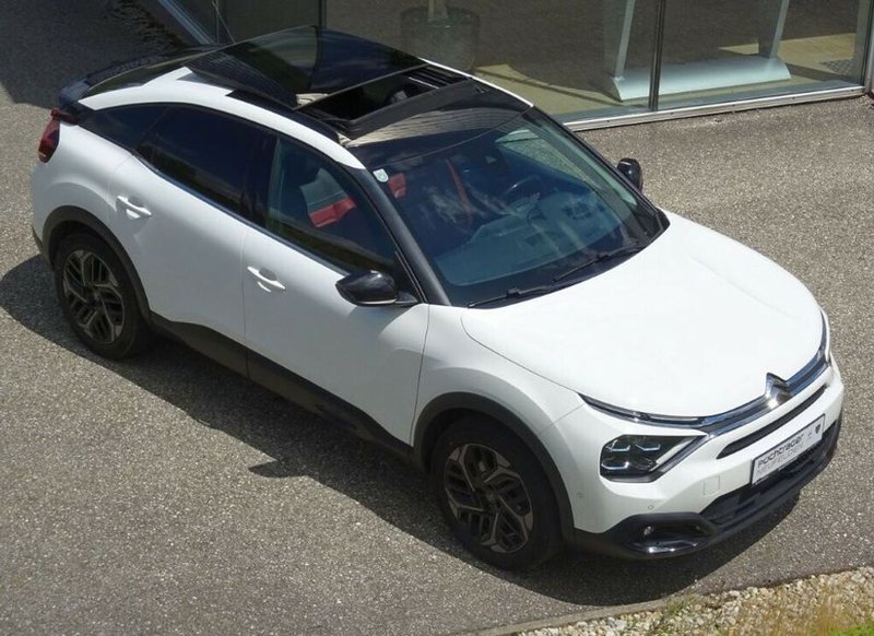 Citroen C4 PureTech 130 Shine EAT8, Leder, Panorama, AHV! — photo 4