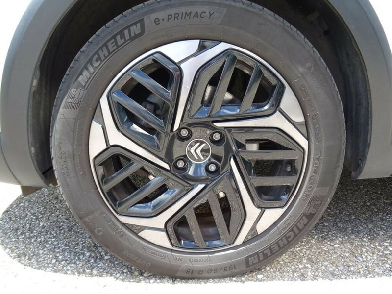 Citroen C4 PureTech 130 Shine EAT8, Leder, Panorama, AHV! — photo 6