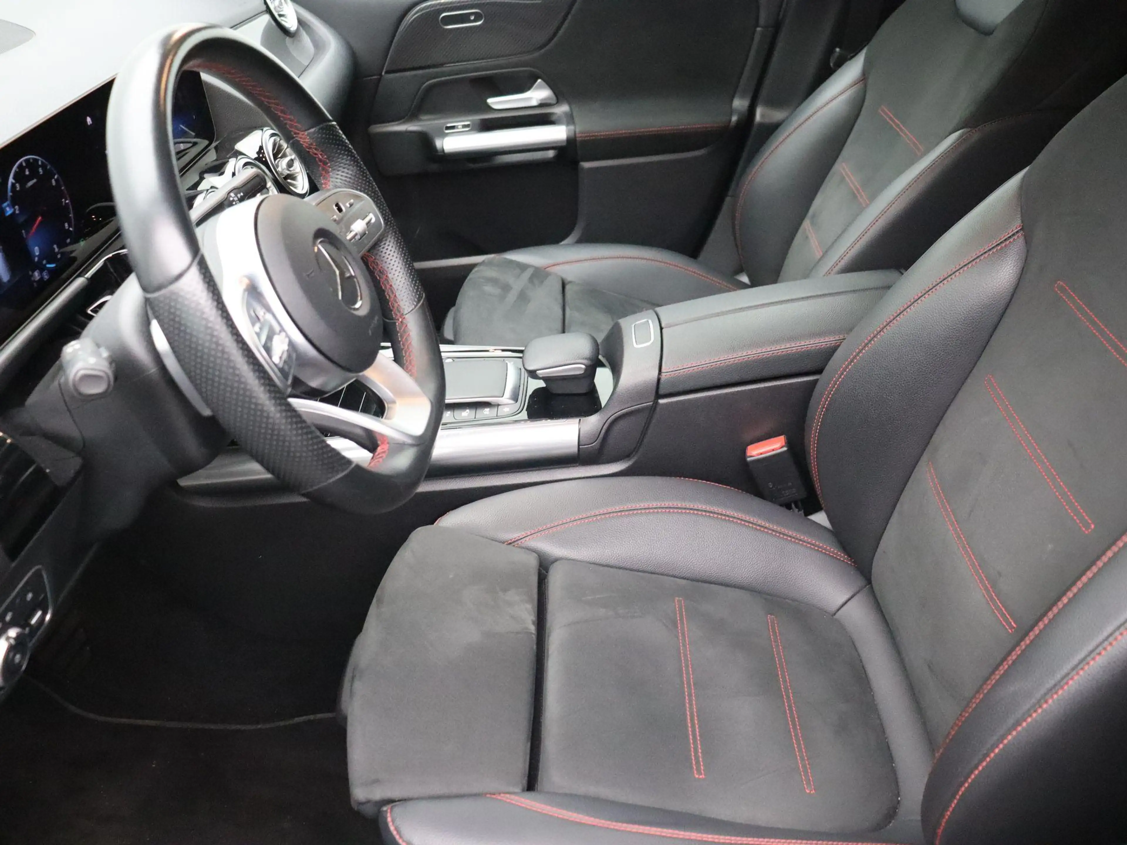 Mercedes-Benz B 250 AMG Line + 224 PK + CARPLAY + NIGHTPAKKET + 1Y USE — photo 14