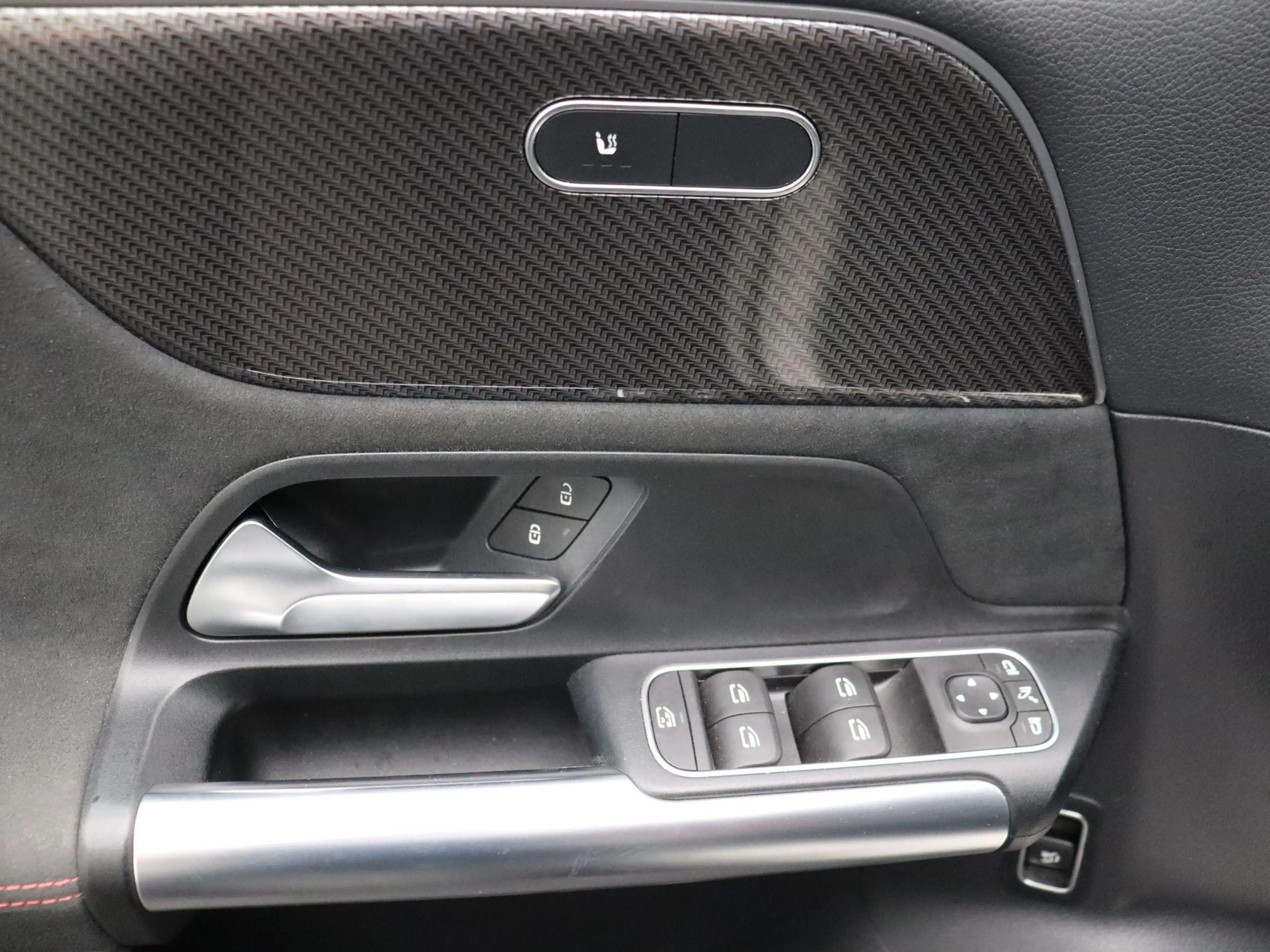 Mercedes-Benz B 250 AMG Line + 224 PK + CARPLAY + NIGHTPAKKET + 1Y USE — photo 8