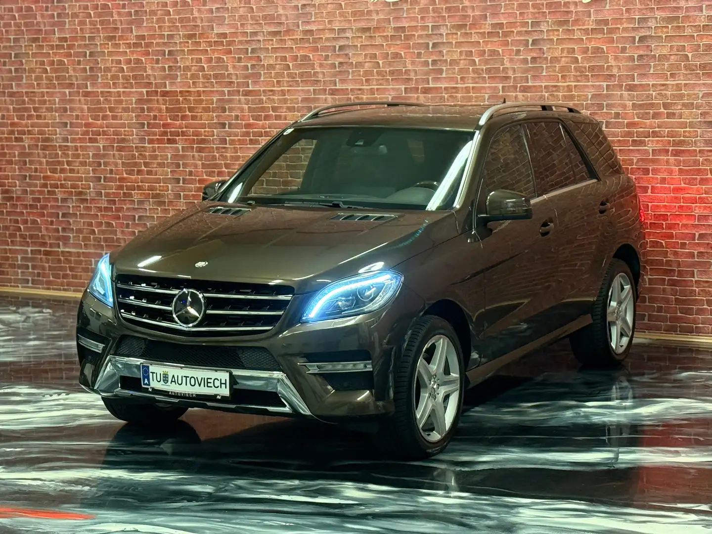 Mercedes-Benz ML 350 ML 350 CDI 4MATIC Edition 1*Designo*AMG-Line* Braun - 1
