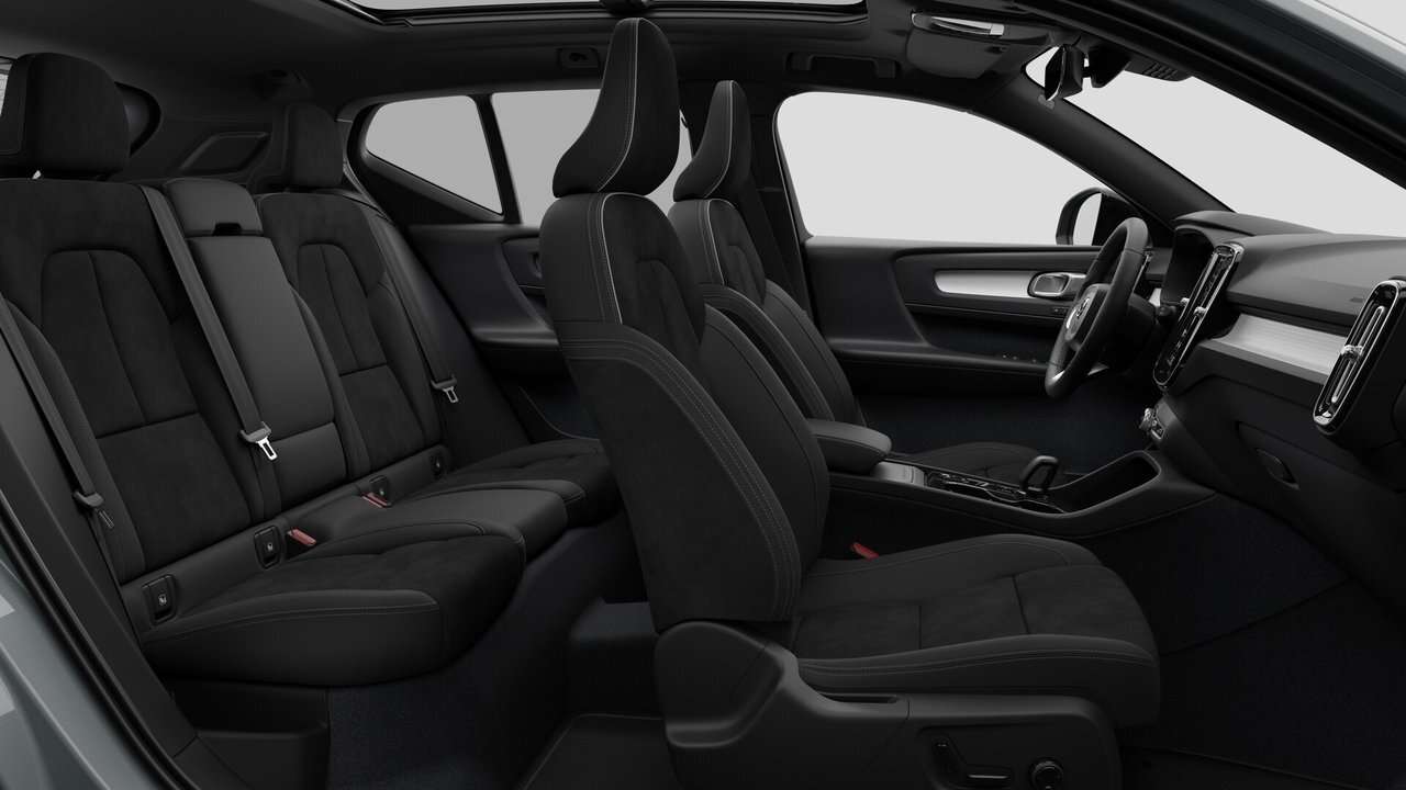 2026 Volvo XC40 Plus (Dark Theme) thumb 13