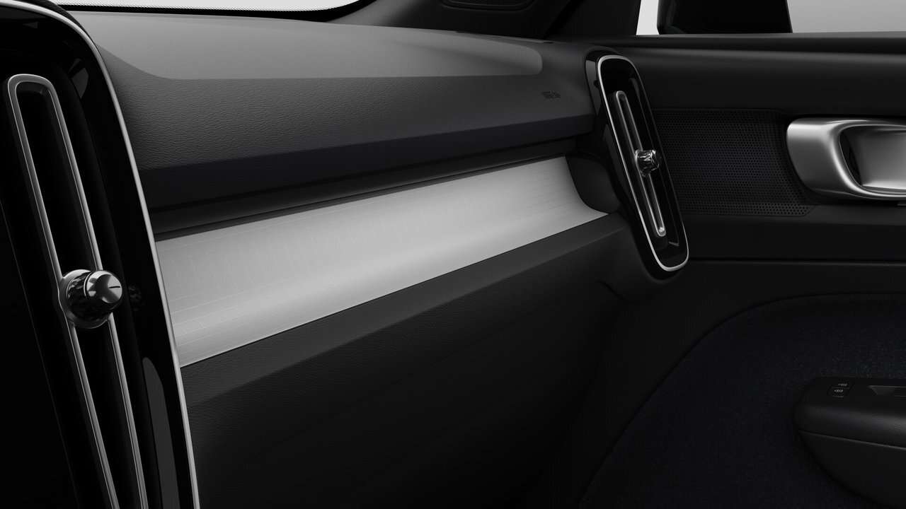 2026 Volvo XC40 Plus (Dark Theme) thumb 9
