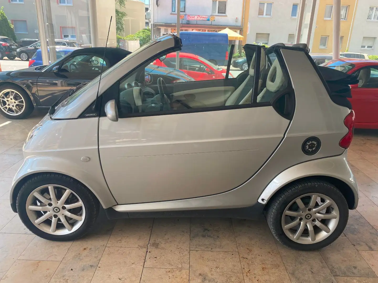 smart forTwo Cabrio Grandstyle/1.Ha/53tkm/Klima/SHZ/Ledersit. Silber - 1