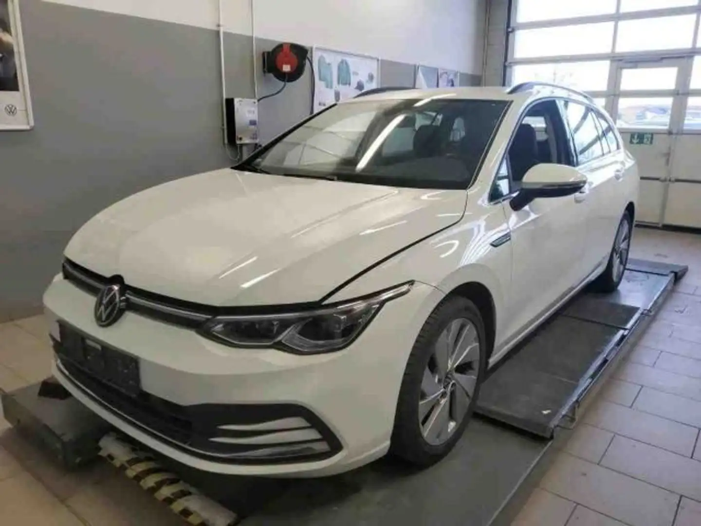 Volkswagen Golf Variant Golf VIII Variant 2.0TSI Style DSG AHK LED Navi Weiß - 2