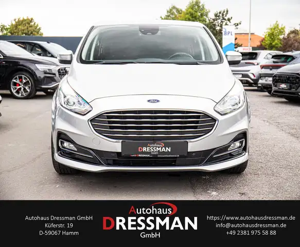 Ford S-Max view 2