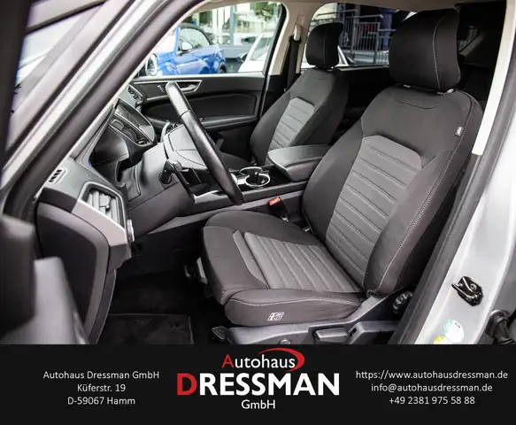 Ford S-Max view 11