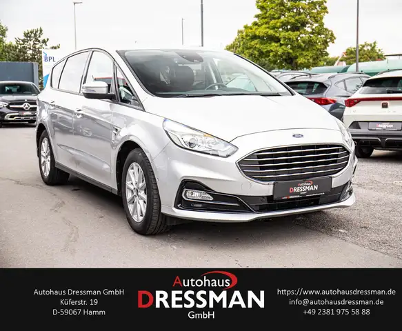 Ford S-Max view 3