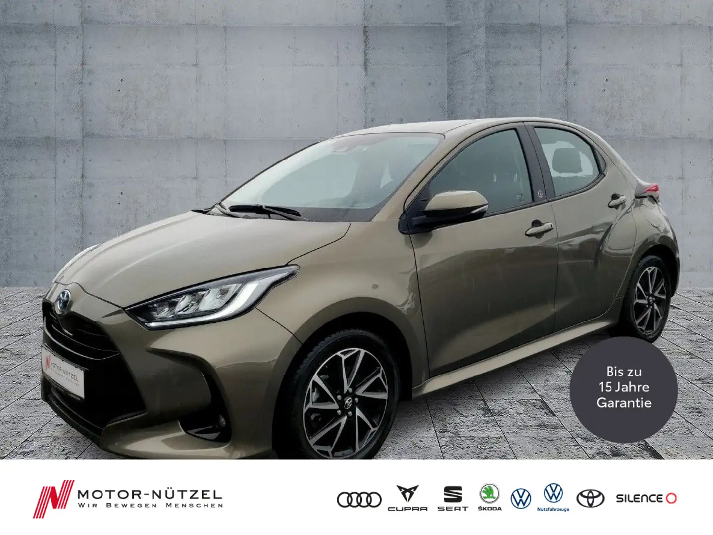 Toyota Yaris 1.5 Hybrid TEAM D LED+NAV+ACC+RFK+MFL+16" Brun - 1