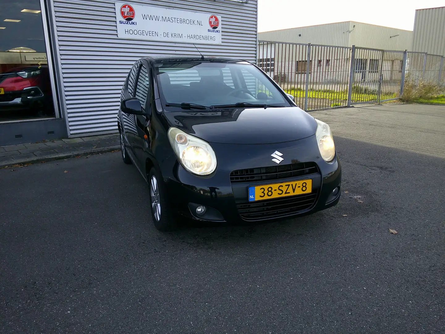 Suzuki Alto 1.0 Exclusive Staat in Hoogeveen Noir - 1