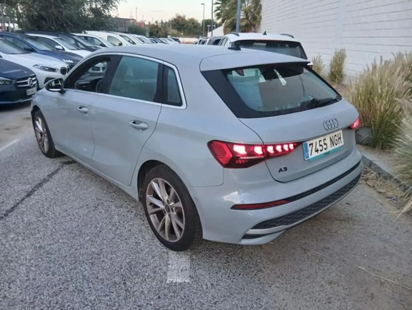 Audi A3 Sportback TFSI Advanced S tronic 110kW Gris - 2