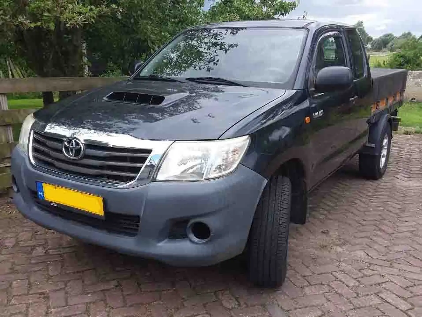 Toyota Hilux Hilux 2.5 D-4D VX Xtra Cab Zwart - 1