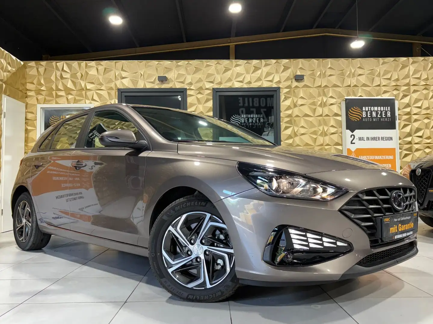 Hyundai i30 Select Mild-Hybrid/PDC/DAB/SHZ/KLIMA/TEMPOMA Gris - 2