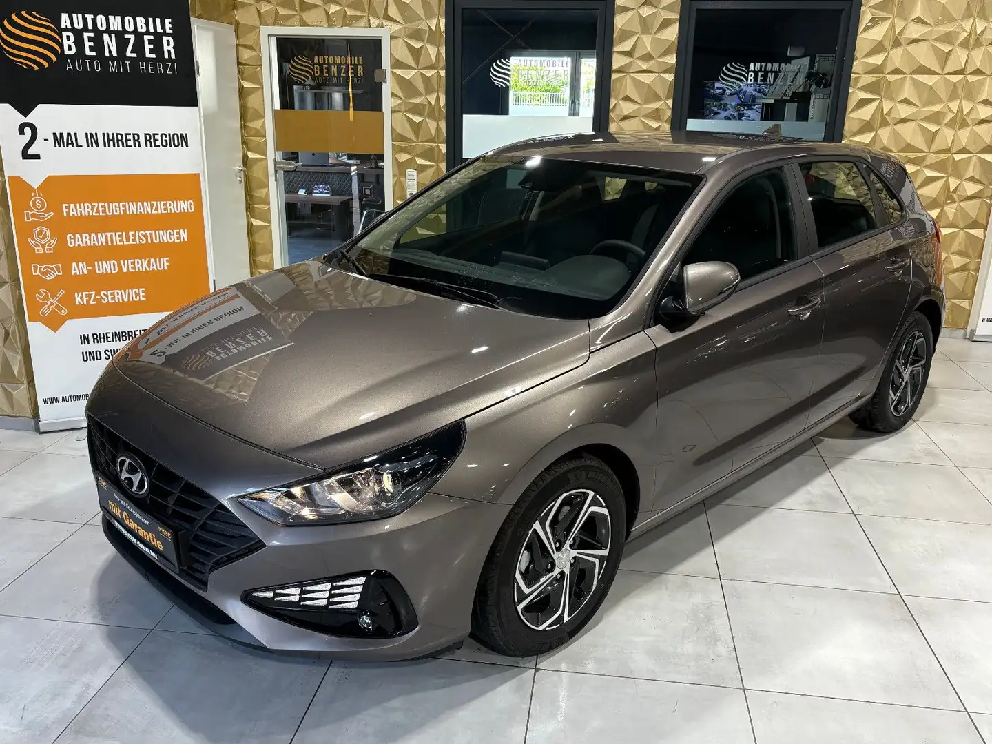 Hyundai i30 Select Mild-Hybrid/PDC/DAB/SHZ/KLIMA/TEMPOMA Gris - 1