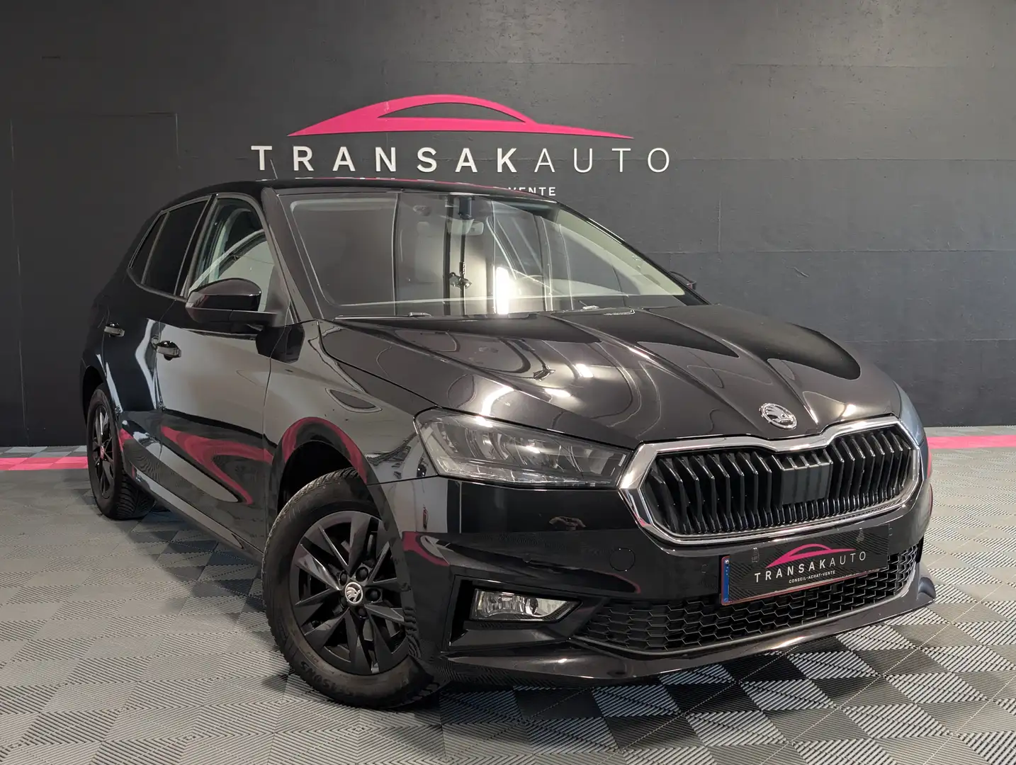 Skoda Fabia Fabia 1.0 TSI Family DSG*CARPLAY-ATTACHE REMORQUE* Zwart - 1