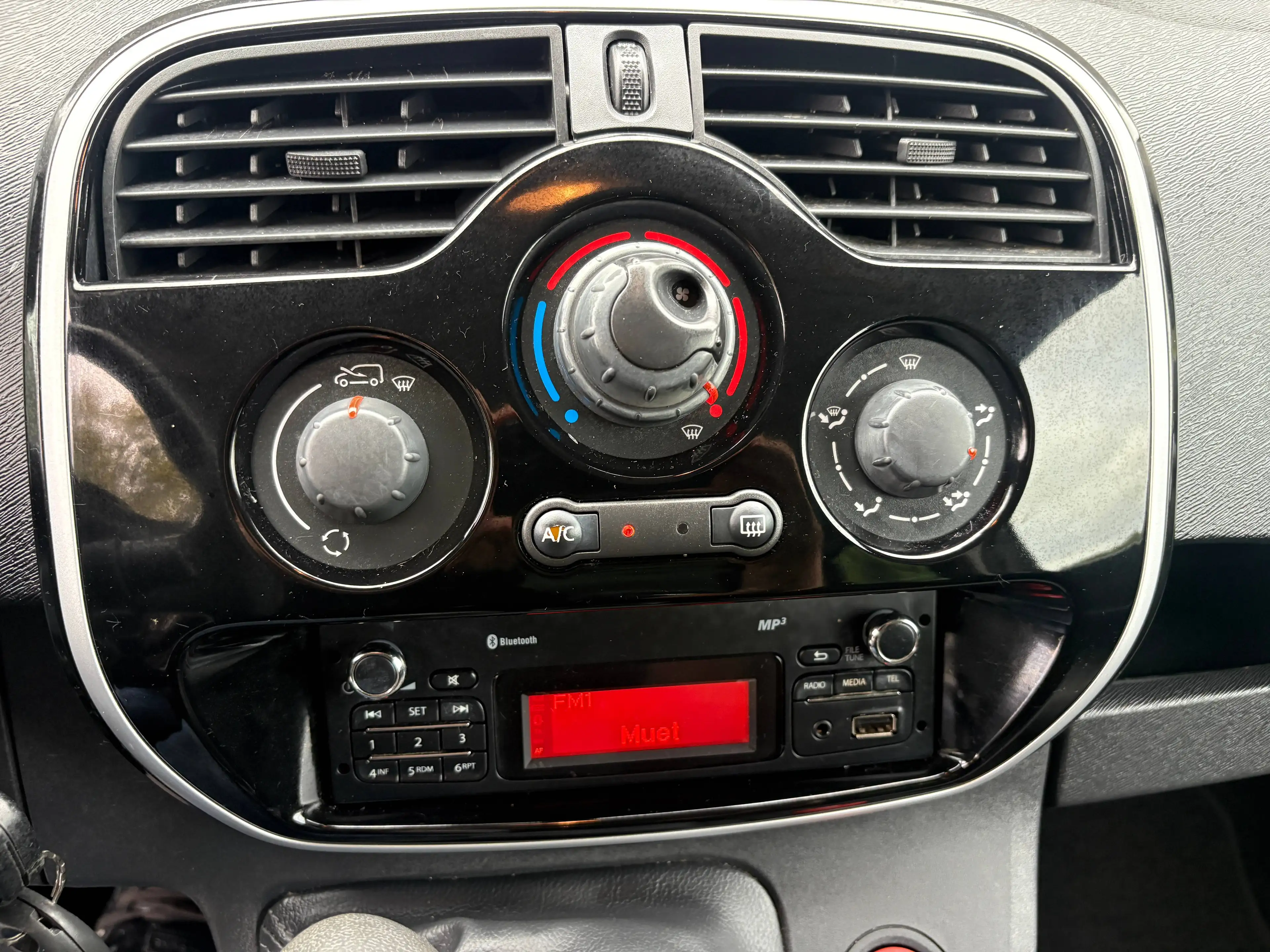 Renault Kangoo Kangoo 1.2 TCe Limited — photo 10