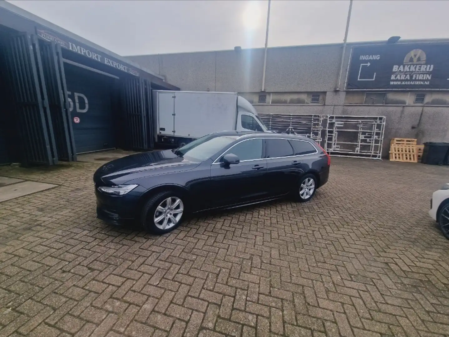 Volvo V90 2.0 D3 Momentum Blauw - 2