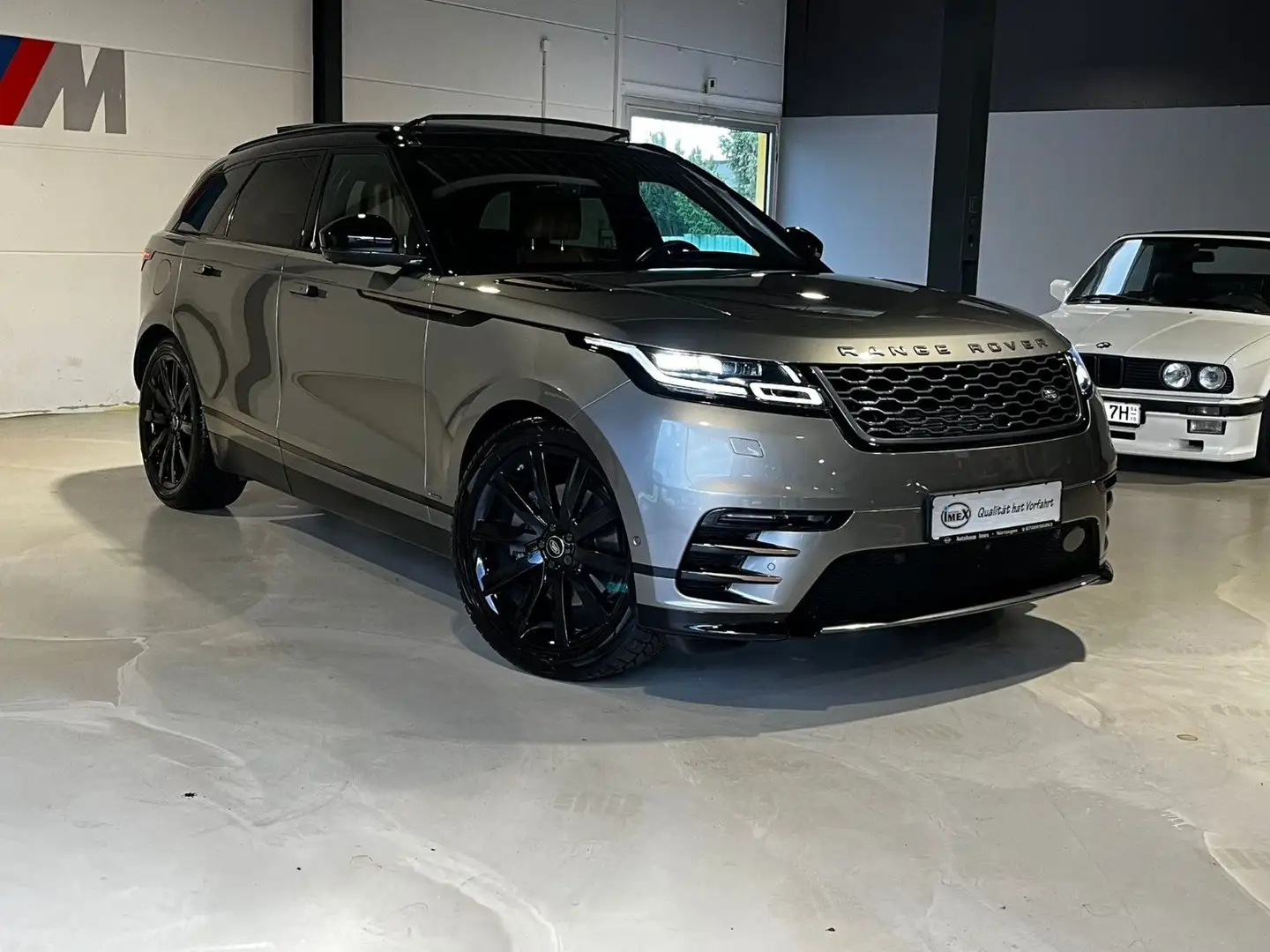 Land Rover Range Rover Velar Velar R-Dyn HSE P380 *PANO*MATRX*360°*ACC*VOLL Silber - 1