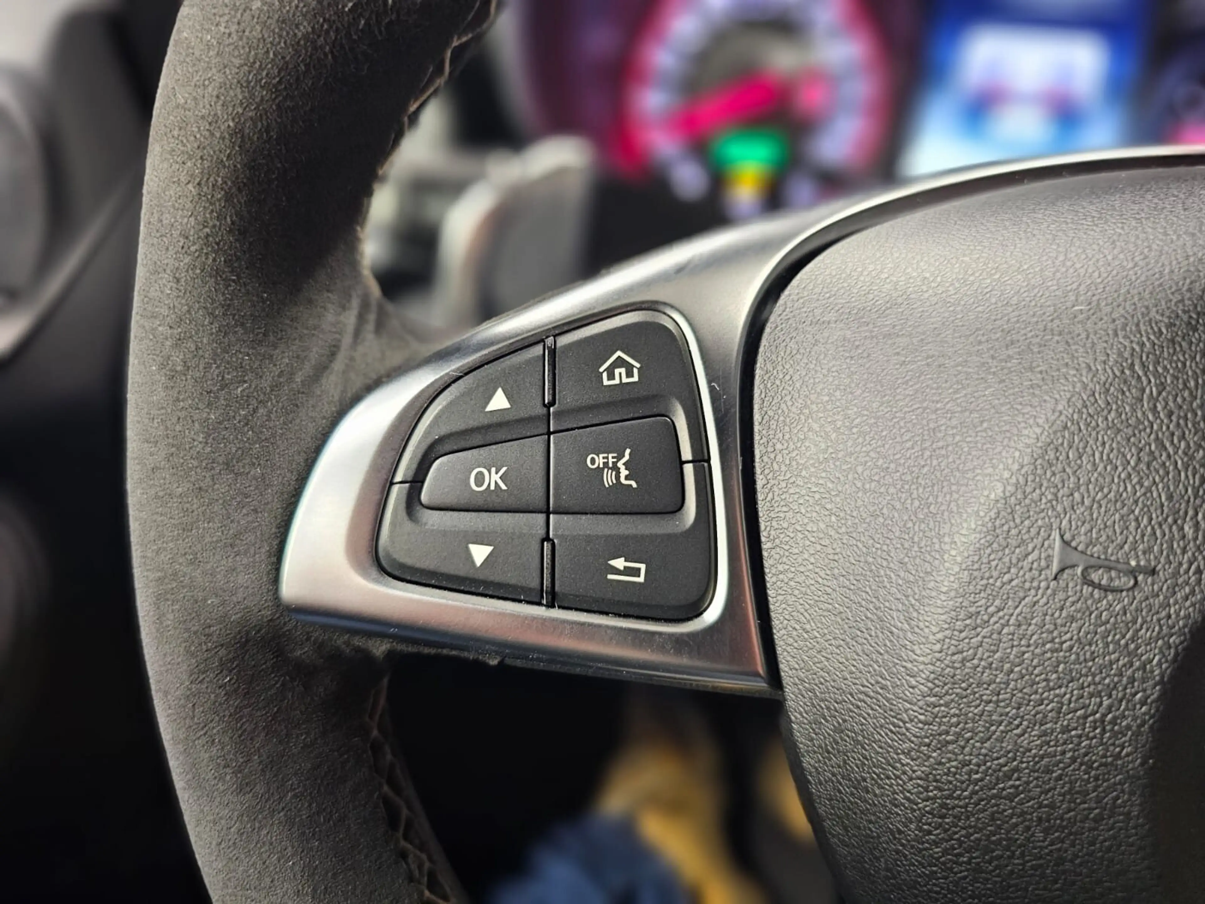 Mercedes-Benz C 63 AMG S — photo 14