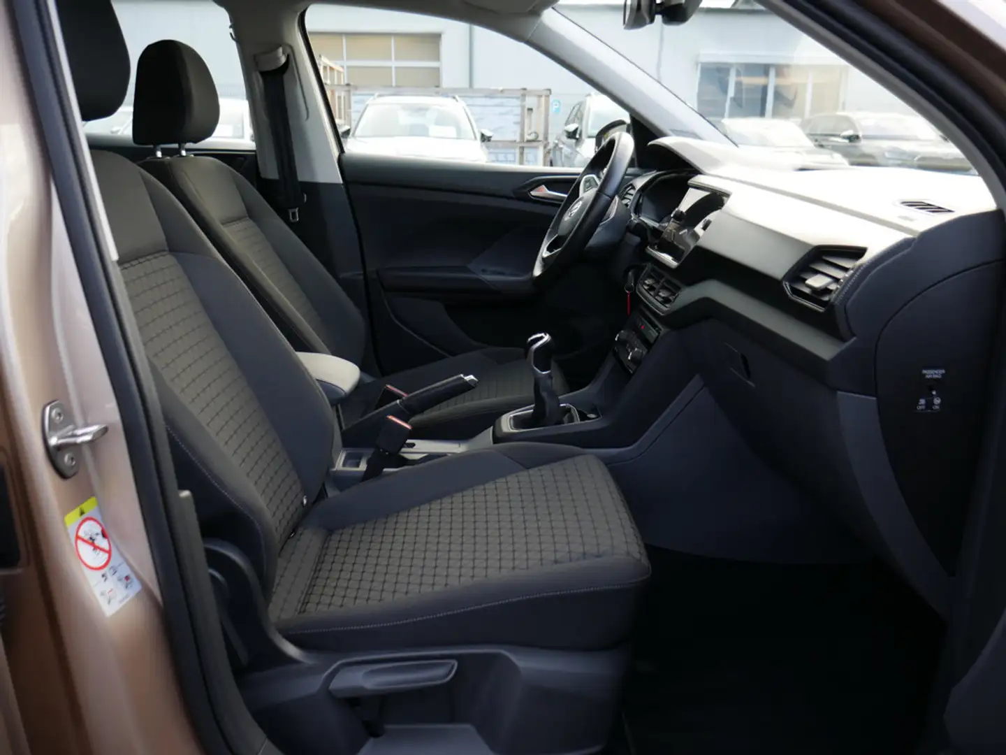 Volkswagen T-Cross 1.0 TSI Life KLIMA PDC SHZ NAVI AHK Beige - 2