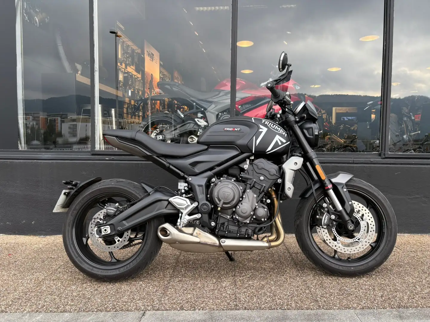 Triumph Trident 660 Schwarz - 1