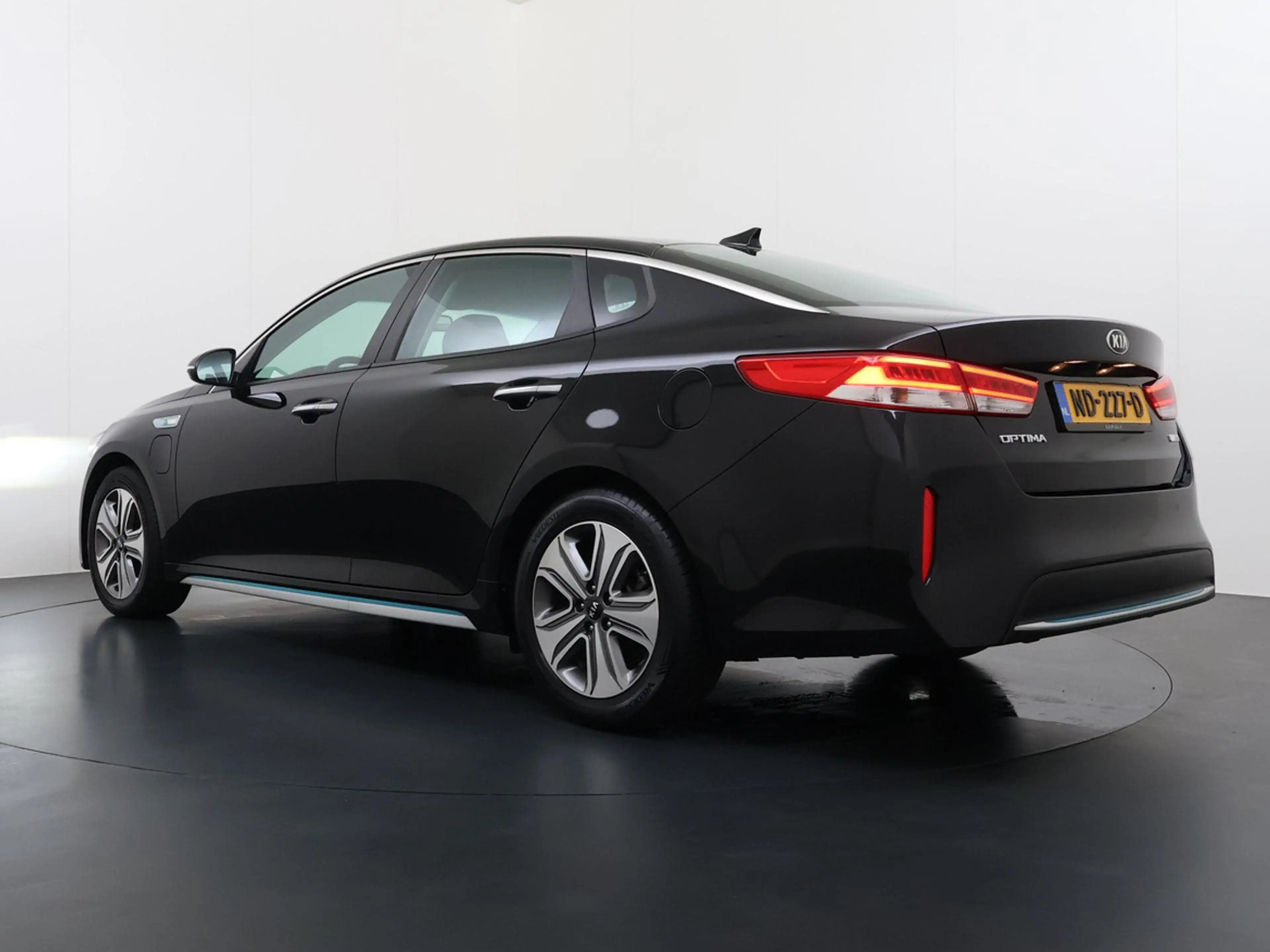 Kia Optima 2.0 GDI PHEV Business DynamicLine HarmanKardon/Cru — photo 6