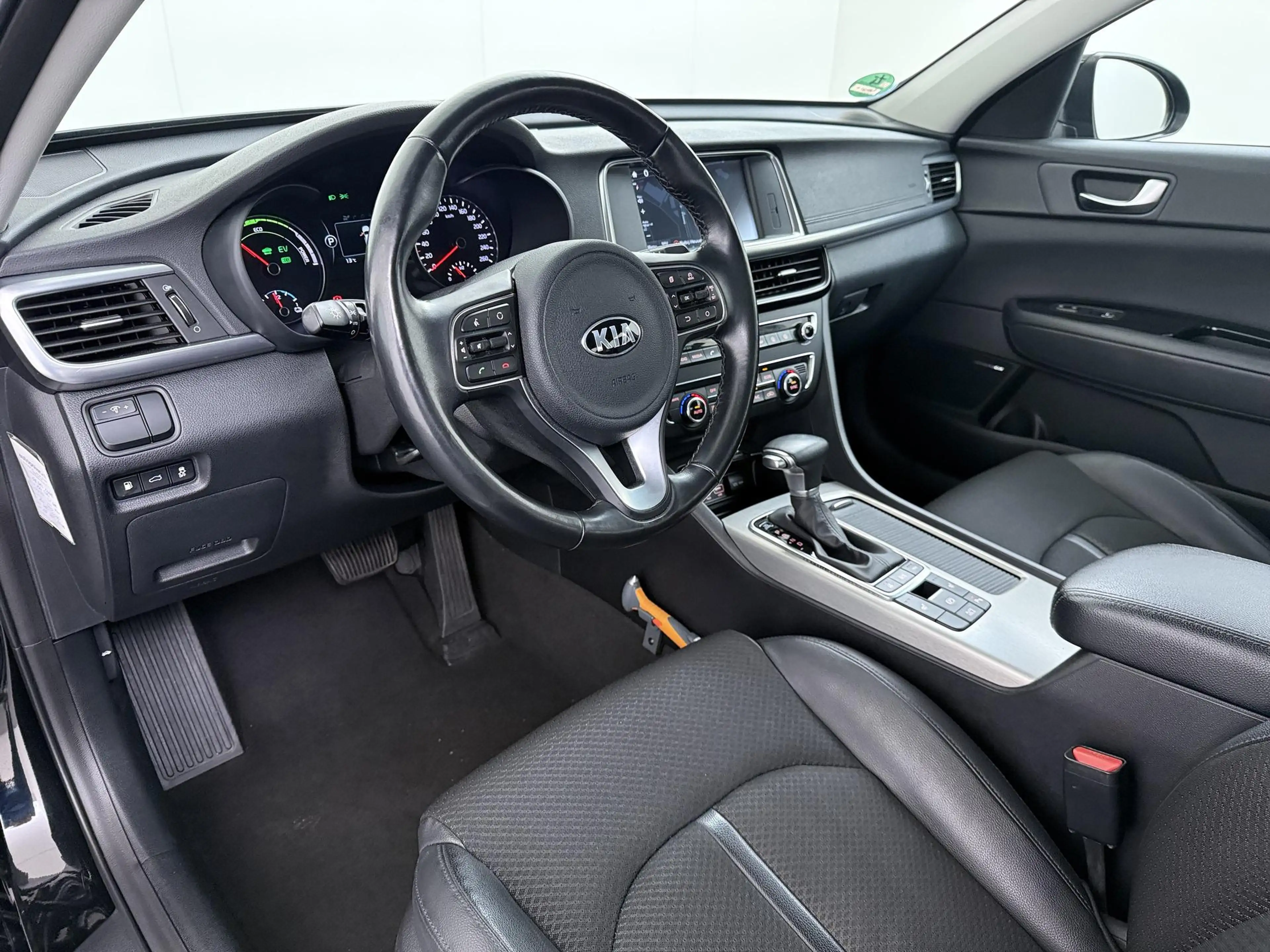 Kia Optima 2.0 GDI PHEV Business DynamicLine HarmanKardon/Cru — photo 14