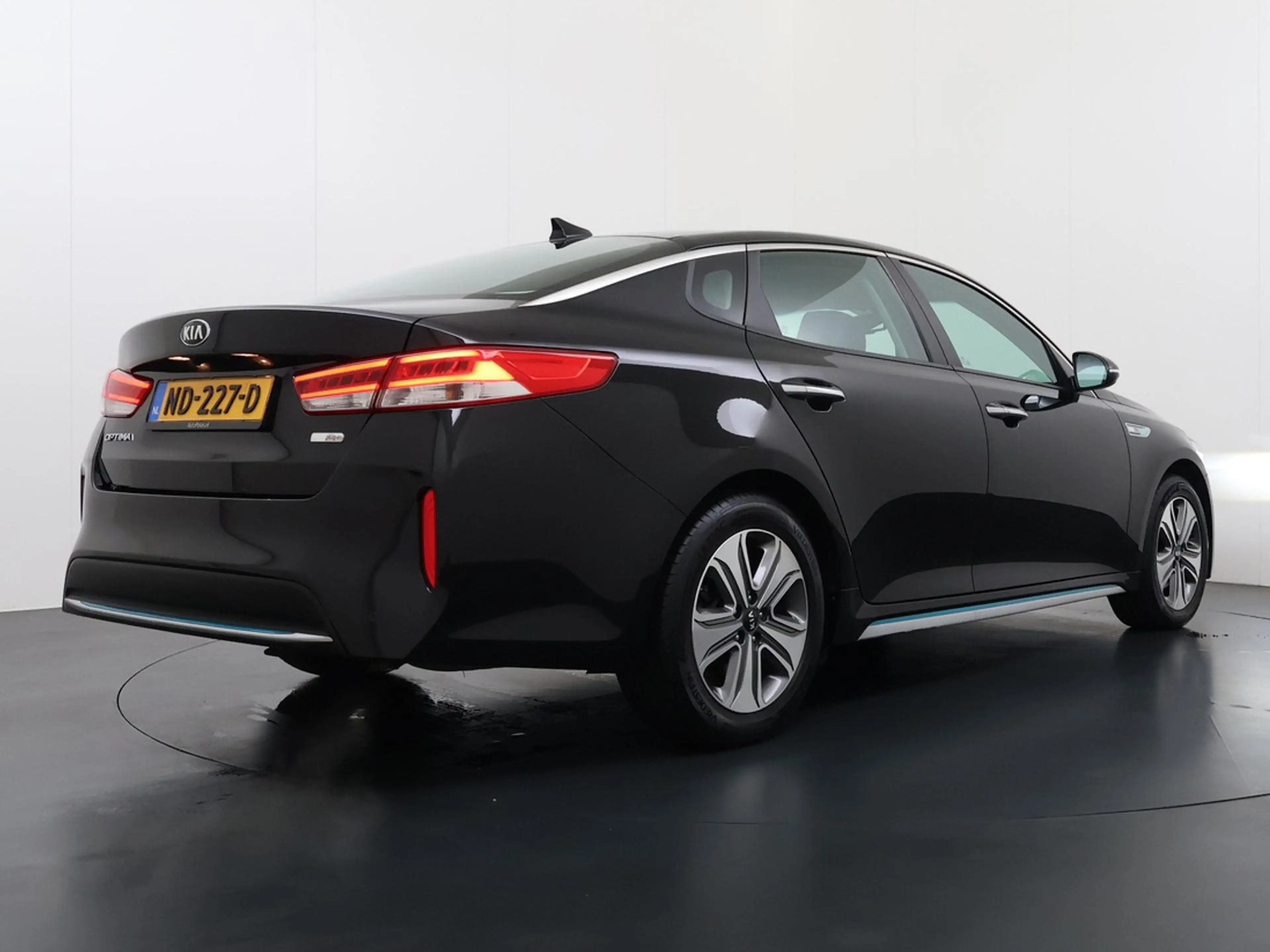 Kia Optima 2.0 GDI PHEV Business DynamicLine HarmanKardon/Cru — photo 4