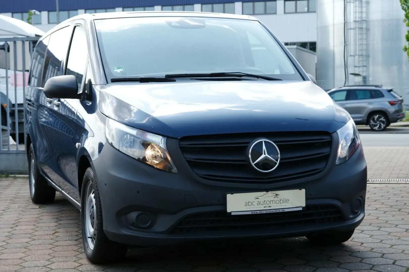 Mercedes-Benz Vito 116 CDI Pro extralang Distronic Leder Blau - 2