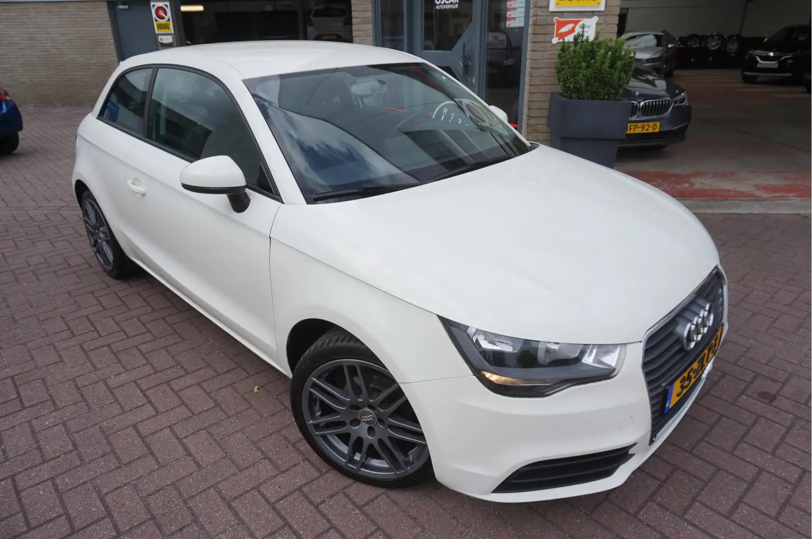 Audi A1 1.2 TFSI Connect Blanc - 1