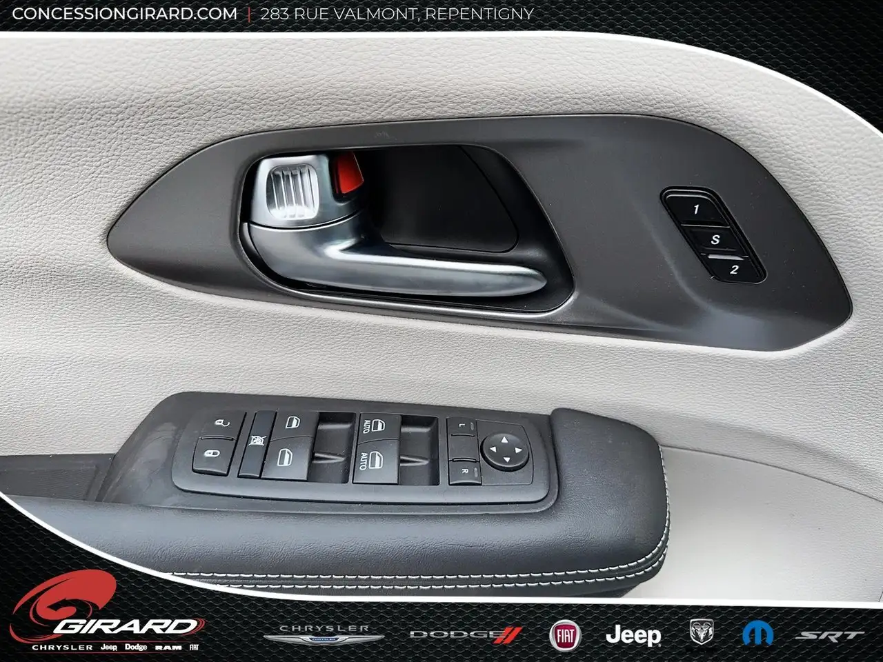 Chrysler Pacifica снимка Chrysler Pacifica