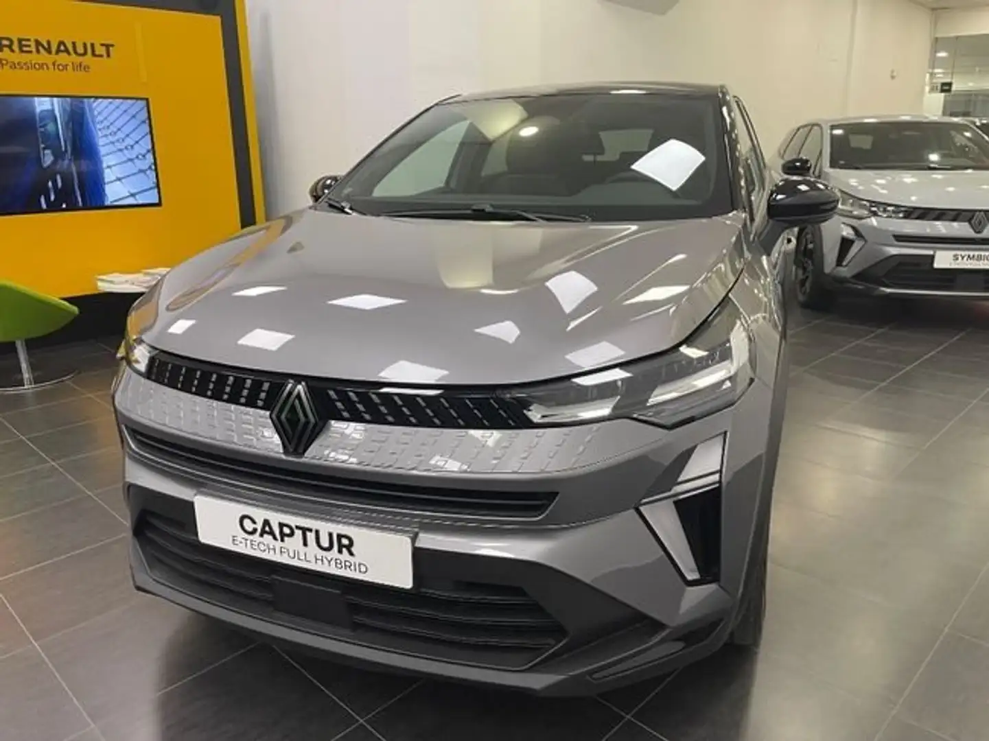 Renault Captur Techno Gris - 2