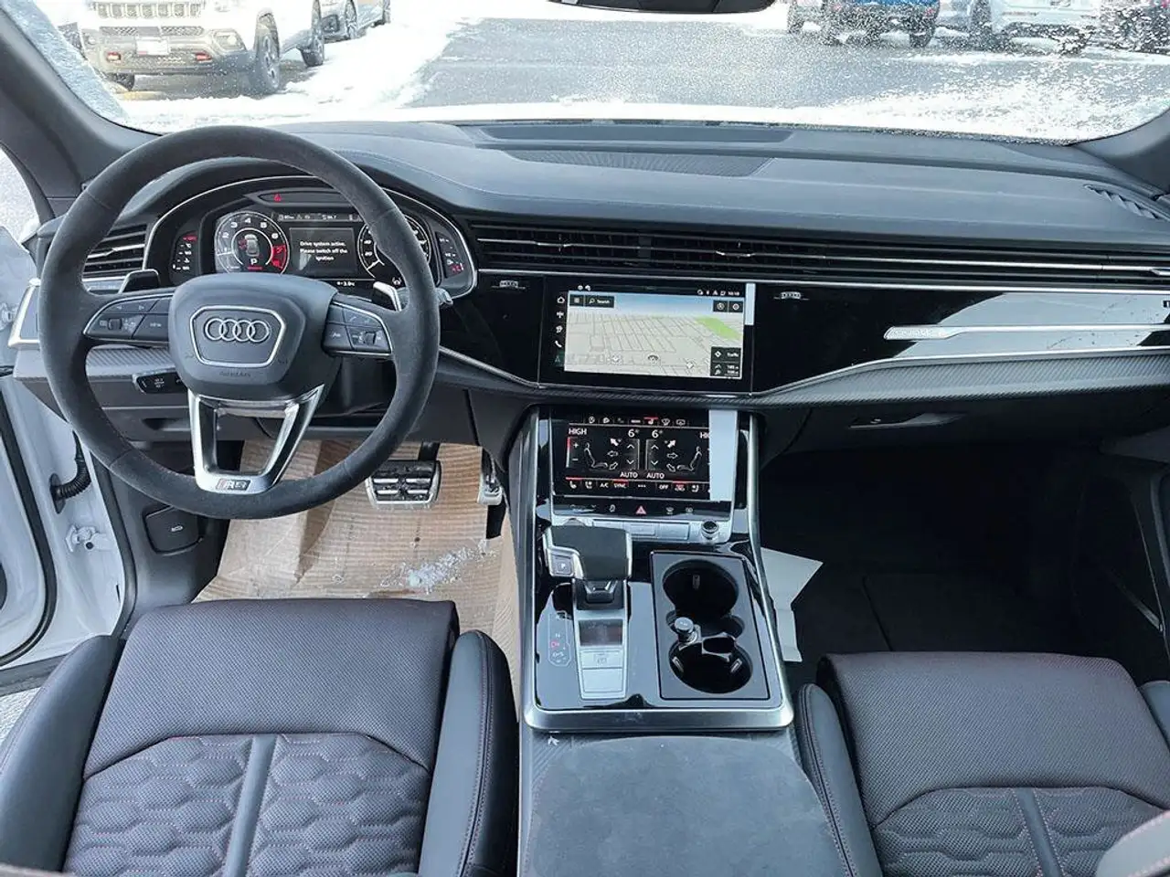 Audi RS Q8 снимка Audi RS Q8