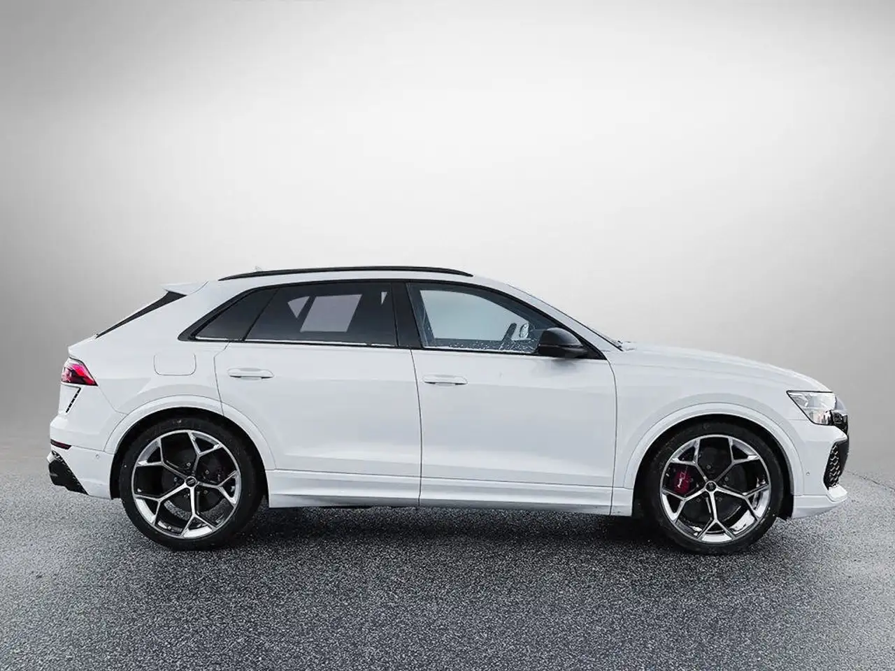Audi RS Q8 снимка Audi RS Q8
