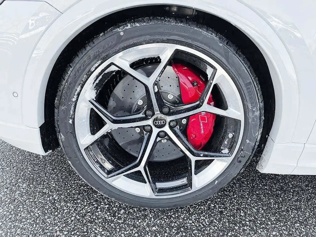Audi RS Q8 снимка Audi RS Q8