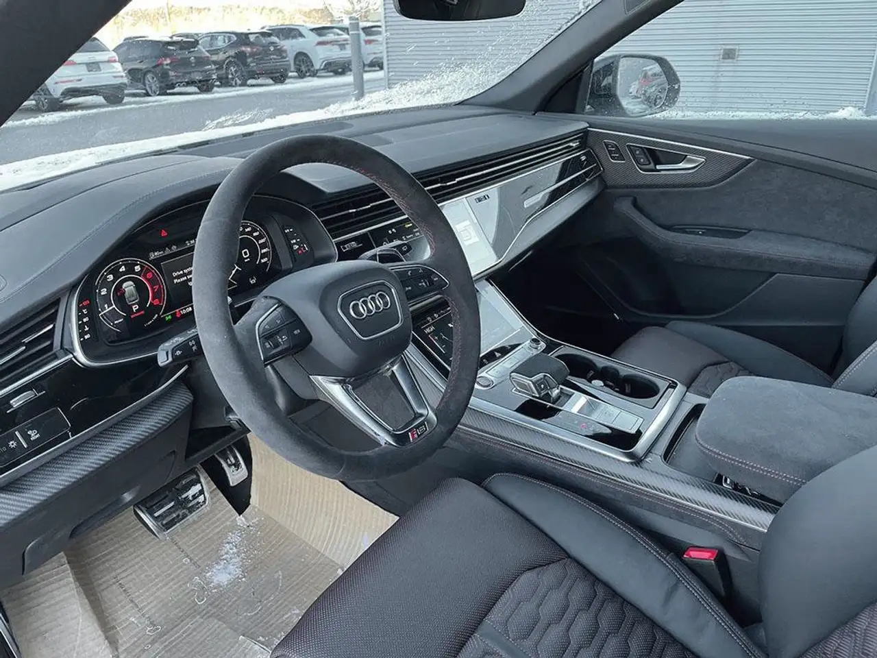 Audi RS Q8 снимка Audi RS Q8