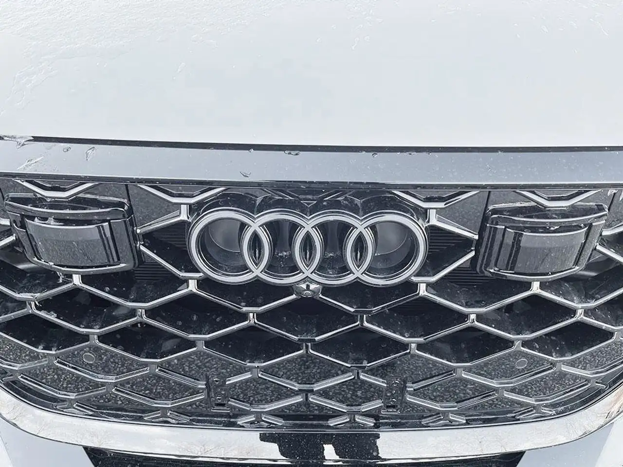 Audi RS Q8 снимка Audi RS Q8