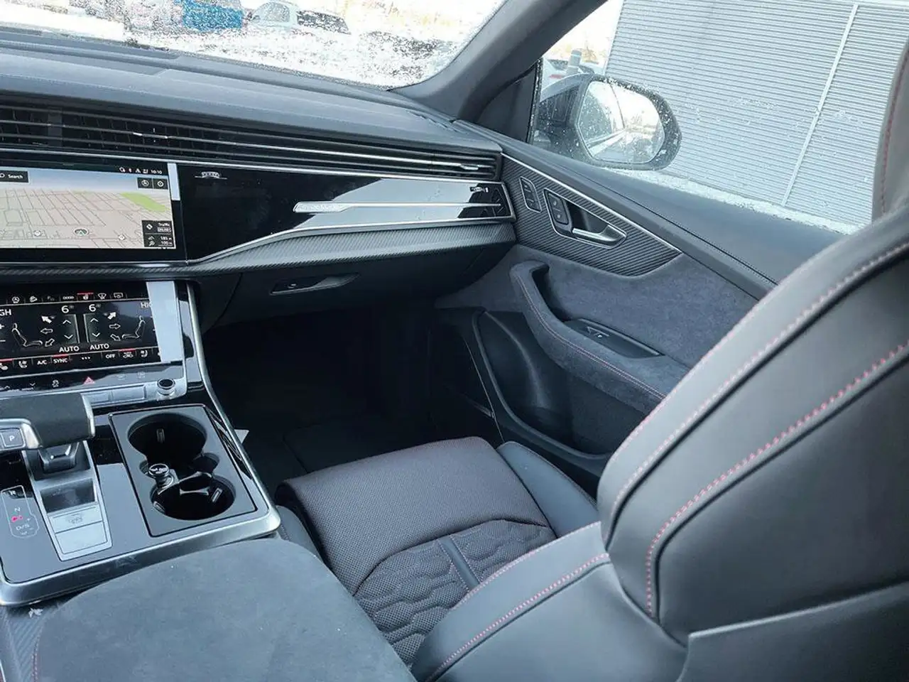 Audi RS Q8 снимка Audi RS Q8