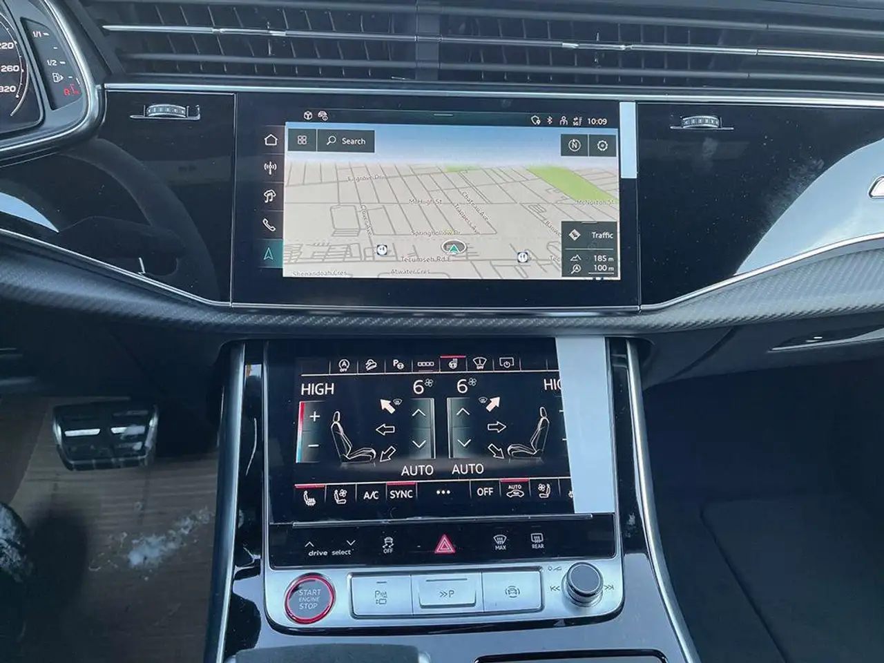 Audi RS Q8 снимка Audi RS Q8