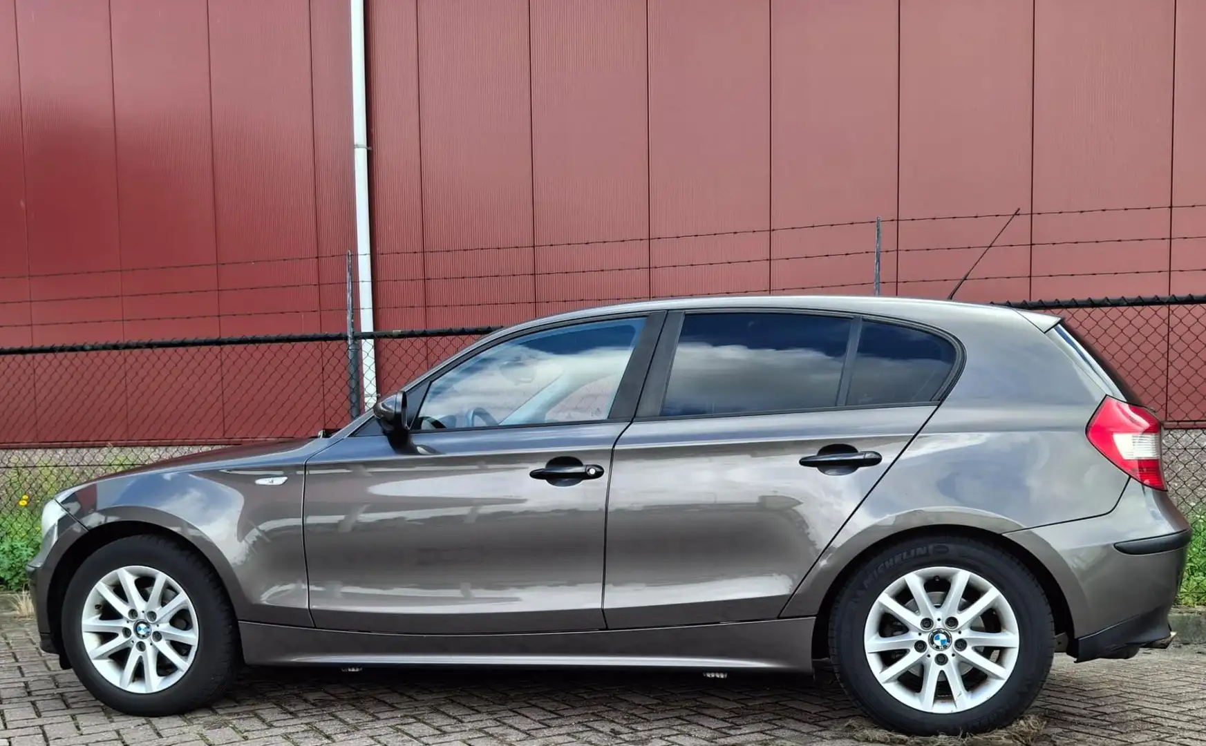 BMW 116 1-serie 116i Business Line EXPORT loop matig Marrón - 2