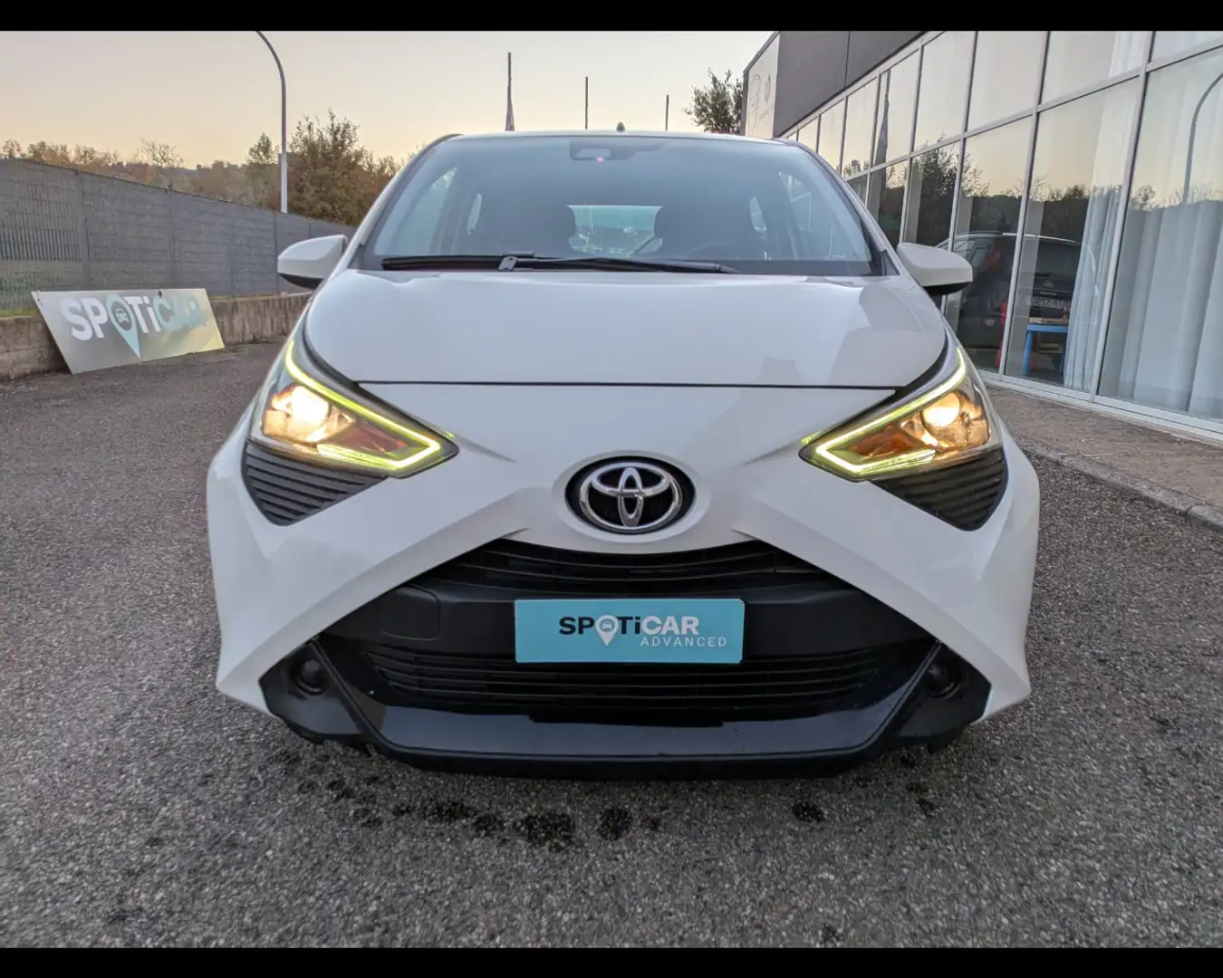Toyota Aygo 5 Porte 1.0 VVT-i x-cool Blanc - 2