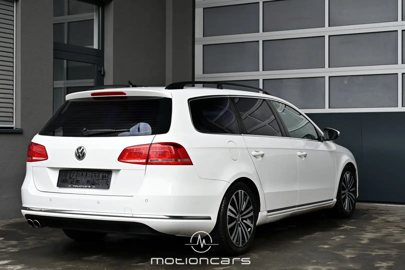 Volkswagen Passat Variant 2.0 TDi DGS R-Line Pickerl NEU Biały - 2