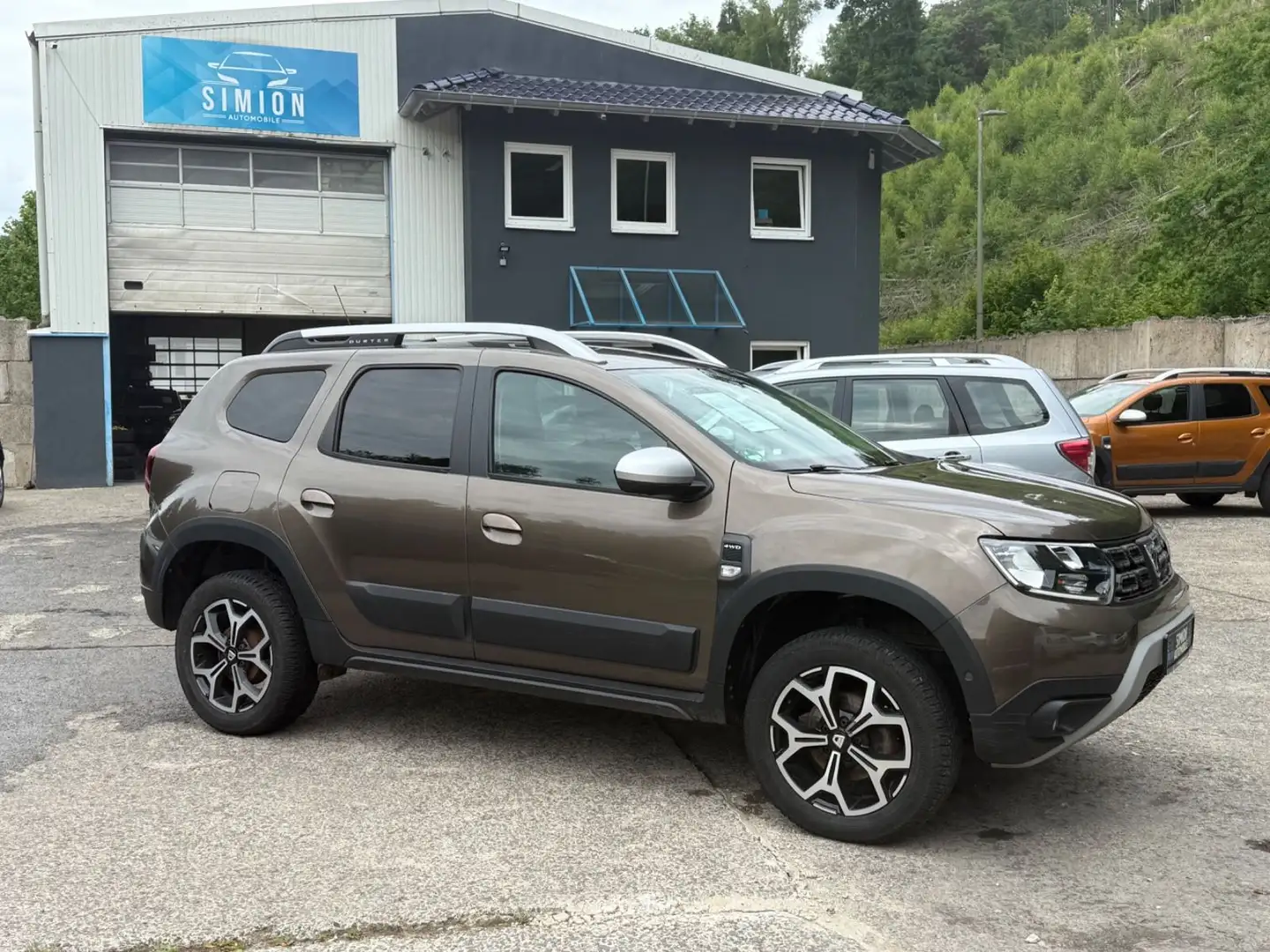 Dacia Duster II Prestige 4WD Prestige AHK unfallfrei Marrone - 1