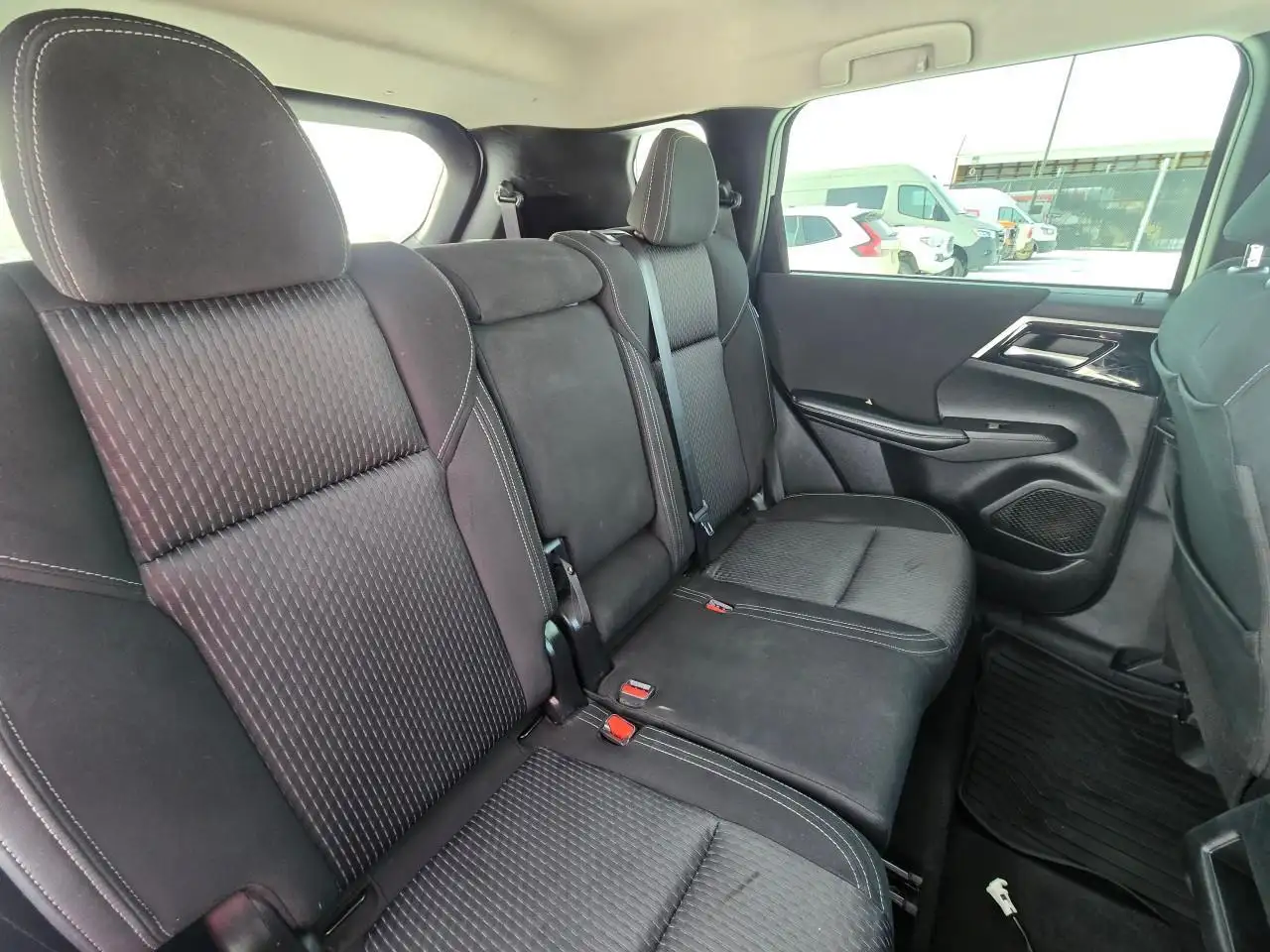 Mitsubishi Outlander снимка Mitsubishi Outlander