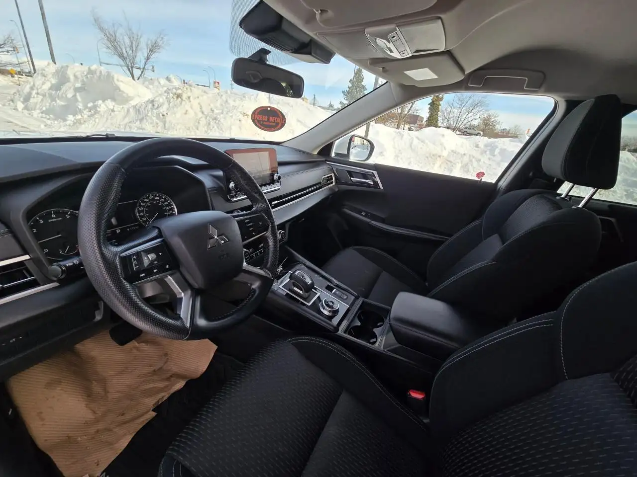 Mitsubishi Outlander снимка Mitsubishi Outlander