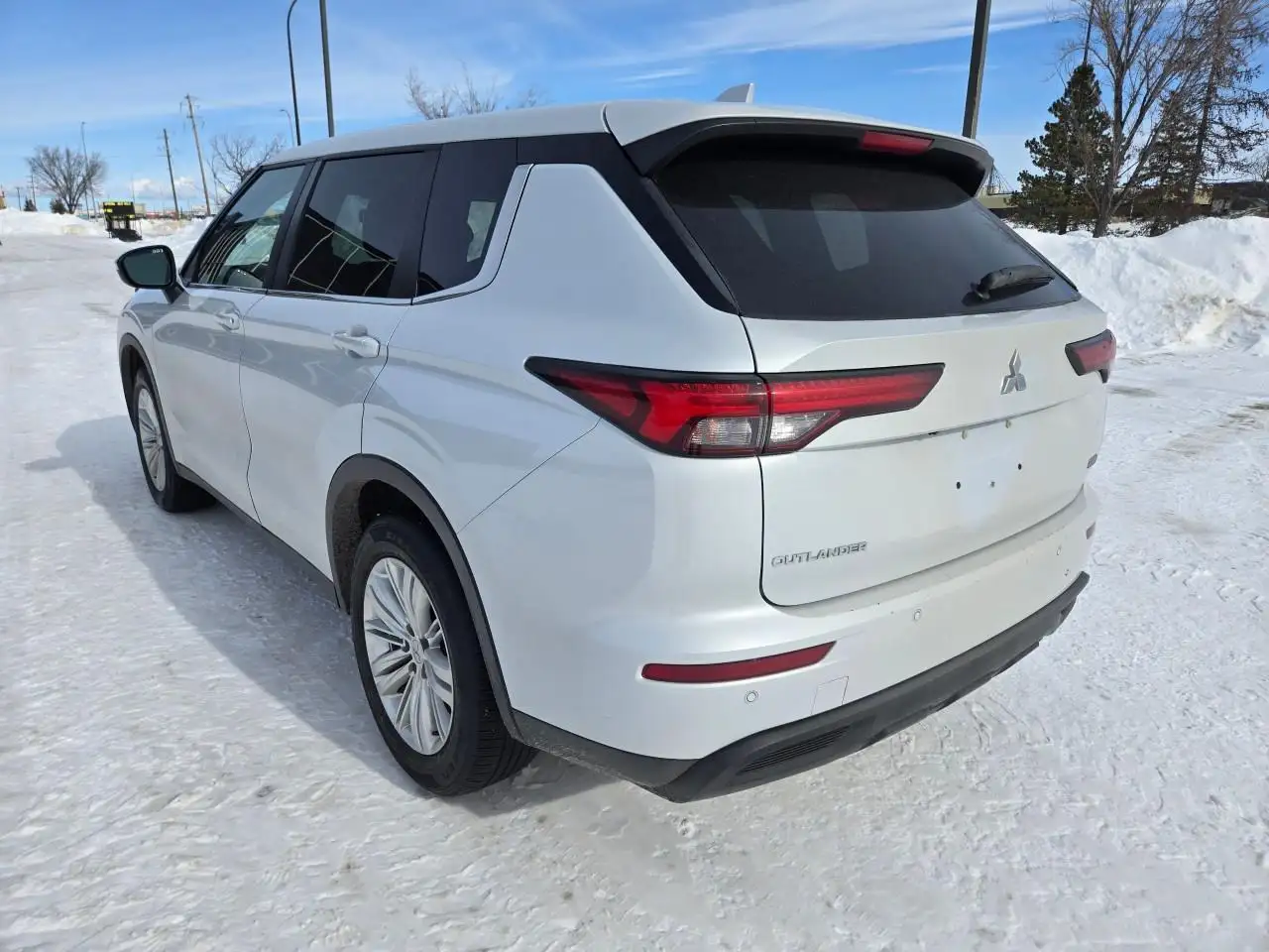 Mitsubishi Outlander снимка Mitsubishi Outlander