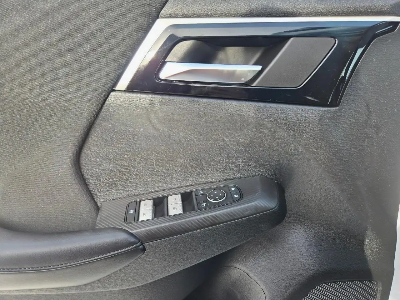 Mitsubishi Outlander снимка Mitsubishi Outlander