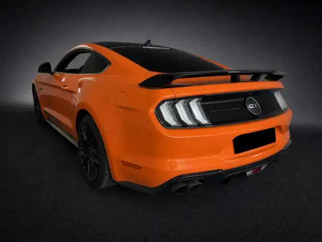 Ford Mustang view 4