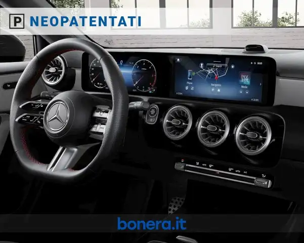 Mercedes-Benz A view 6