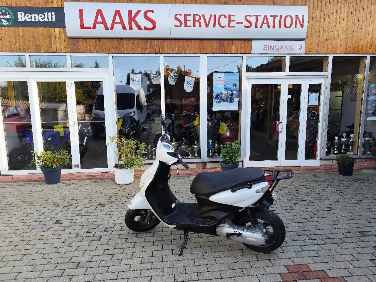 Yamaha Neos